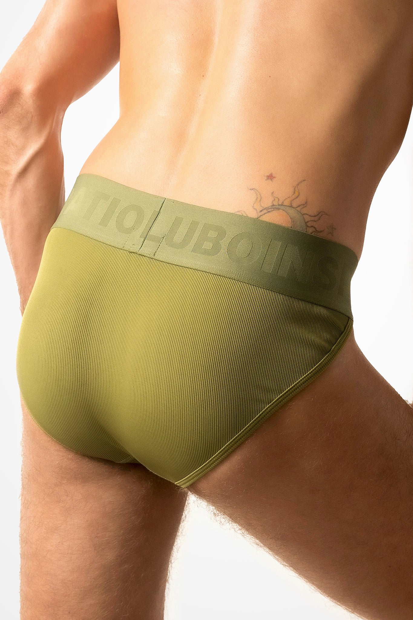 INSPIRATION BRIEF - PRO OLIVE GREEN